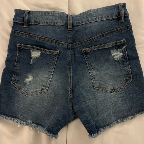 Denim shorts - Picture 2 of 4